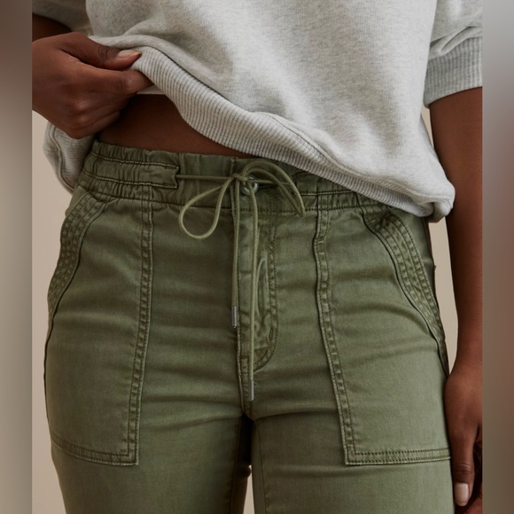 BNWT AE Next Level High-Waisted
Jegging Jogger in Olive - Picture 4 of 16